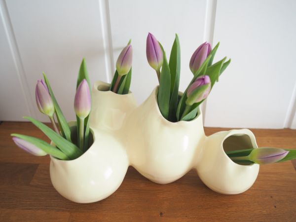 Vase von Bloomingville aus Keramik, creme/hellgelb